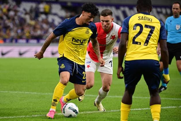 Union s Cameron Puertas Castro and Slavia Prague s Lukas Provod fight for the ball during a soccer game between Belgian Royale Union Saint-Gilloise and Czech SK Slavia Praha, on Tuesday 13 August 2024 in Anderlecht, Brussels, the return leg of the third qualifying round for the UEFA Champions League competition. Praha won the first leg 3-1. LAURIExDIEFFEMBACQ  x98416180x