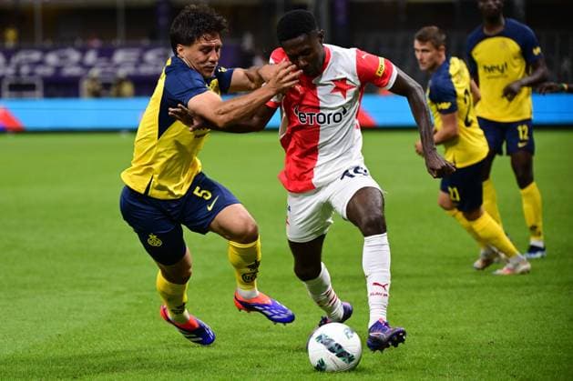 Union s Kevin Mac Allister and Slavia Prague s Oscar Dorley fight for the ball during a soccer game between Belgian Royale Union Saint-Gilloise and Czech SK Slavia Praha, on Tuesday 13 August 2024 in Anderlecht, Brussels, the return leg of the third qualifying round for the UEFA Champions League competition. Praha won the first leg 3-1. LAURIExDIEFFEMBACQ  x98416181x