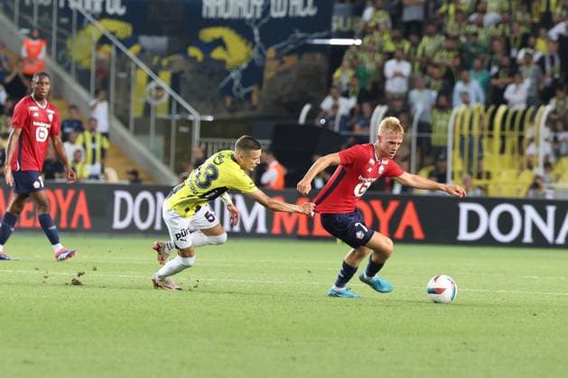 Fenerbahce Lille PHOTOPQR VOIX DU NORD FLORENT MOREAU ; 13 08 2024 ; Istanbul (Turquie), stade Sukru Saracoglu, le 13 08 2024. Troisieme tour preliminaire retour de Ligue des Champions. Fenerbahce affronte le LOSC. PHOTO FLORENT MOREAU LA VOIX DU NORD ISTANBUL France  Copyright: xPHOTOPQR VOIXxDUxNORD MAXPPPxFLORENTxMOREAUx 20240813VDN7702 20240813VDN7702
