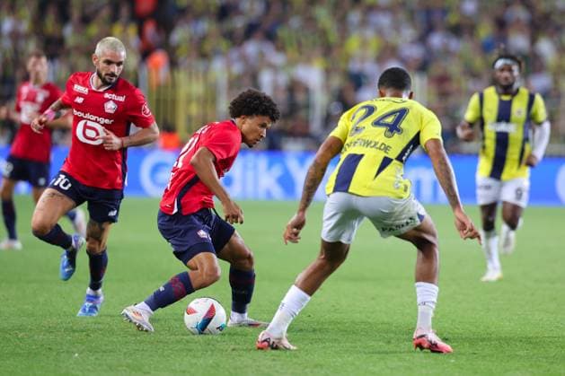 Fenerbahce Lille PHOTOPQR VOIX DU NORD FLORENT MOREAU ; 13 08 2024 ; Istanbul (Turquie), stade Sukru Saracoglu, le 13 08 2024. Troisieme tour preliminaire retour de Ligue des Champions. Fenerbahce affronte le LOSC. PHOTO FLORENT MOREAU LA VOIX DU NORD ISTANBUL France  Copyright: xPHOTOPQR VOIXxDUxNORD MAXPPPxFLORENTxMOREAUx 20240813VDN7707 20240813VDN7707