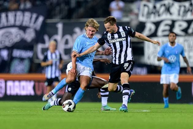 240813 Sebastian Nanasi of Malmö FF and Tomasz Kedziora of PAOK during the UEFA Champions League football match between PAOK and Malmö FF on August 13, 2024 in Thessaloniki Photo Mathilda Ahlberg BILDBYRAN kod MA MA0703 fotboll football soccer fotball champions league paok malmö ff bbeng  Copyright: MATHILDAxAHLBERG BB240813MA049