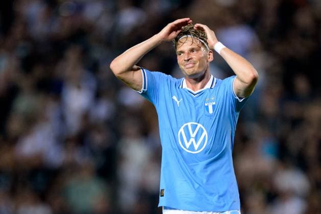 240813 Jens Stryger Larsen of Malmö FF looks dejected during the UEFA Champions League football match between PAOK and Malmö FF on August 13, 2024 in Thessaloniki Photo Mathilda Ahlberg BILDBYRAN kod MA MA0703 fotboll football soccer fotball champions league paok malmö ff bbeng depp  Copyright: MATHILDAxAHLBERG BB240813MA054