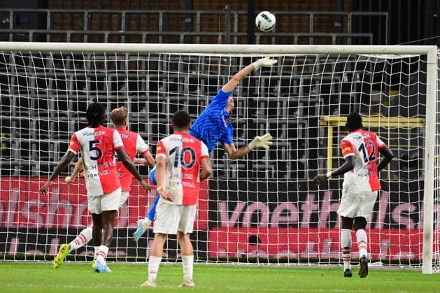Slavia Prague s Antonin Kinsky pictured in action during a soccer game between Belgian Royale Union Saint-Gilloise and Czech SK Slavia Praha, on Tuesday 13 August 2024 in Anderlecht, Brussels, the return leg of the third qualifying round for the UEFA Champions League competition. Praha won the first leg 3-1. LAURIExDIEFFEMBACQ  x98417051x