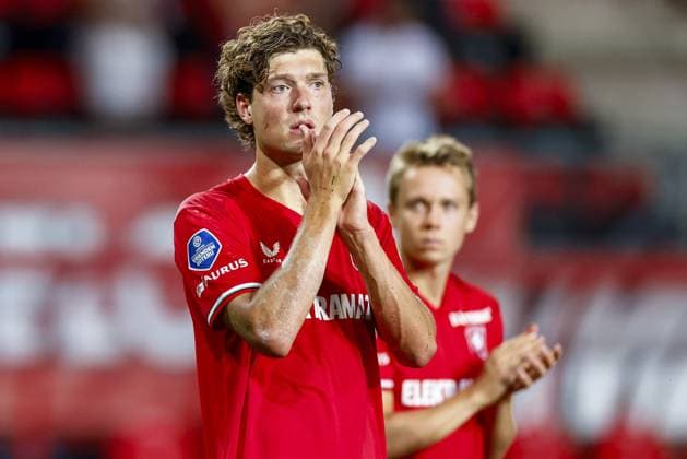 ENSCHEDE, 13-08-2024 , Stadium de Grolsch Veste, football, UEFA Champions League, qualification, season 2024 2025, during the match FC Twente - Salzburg, FC Twente player Sam Lammers is disappointed after the elimination in the Champions League Twente - Salzburg  x26029041x Copyright: