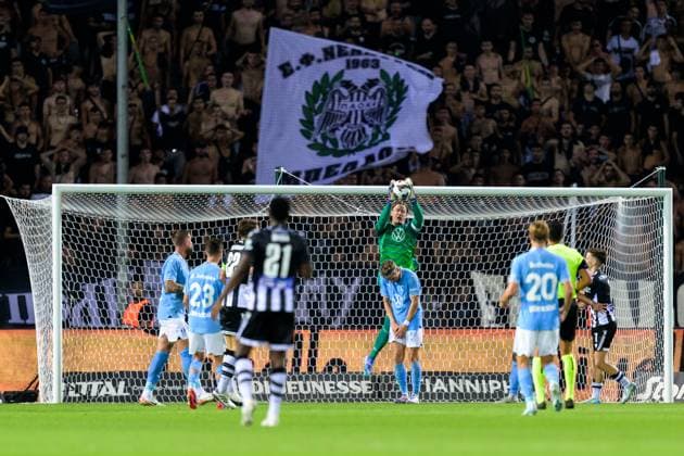 240813 Goalkeeper Johan Dahlin of Malmö FF during the UEFA Champions League football match between PAOK and Malmö FF on August 13, 2024 in Thessaloniki Photo Mathilda Ahlberg BILDBYRAN kod MA MA0703 fotboll football soccer fotball champions league paok malmö ff bbeng  Copyright: MATHILDAxAHLBERG BB240813MA064