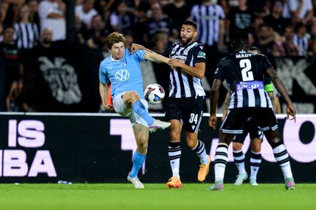 240813 Oliver Berg of Malmö FF and Tarik Tissoudali of PAOK during the UEFA Champions League football match between PAOK and Malmö FF on August 13, 2024 in Thessaloniki Photo Mathilda Ahlberg BILDBYRAN kod MA MA0703 fotboll football soccer fotball champions league paok malmö ff bbeng  Copyright: MATHILDAxAHLBERG BB240813MA091