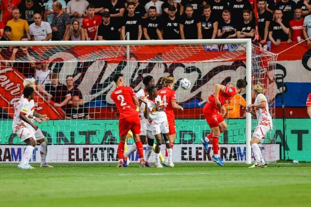 2024-08-13 FC Twente v Red Bull Salzburg - UEFA Champions League Third Qualifying Round 2st Leg ENSCHEDE, NETHERLANDS - AUGUST 13: Alec Van Hoorenbeeck of FC Twente during the UEFA Champions League Third Qualifying Round 2st Leg match between FC Twente and Red Bull Salzburg at De Grolsch Veste on August 13, 2024 in Enschede, Netherlands. (Photo by Raymond Smit BSR Agency) Enschede Netherlands Content not available for redistribution in The Netherlands directly or indirectly through any third parties. Copyright: xBSRxAgencyx