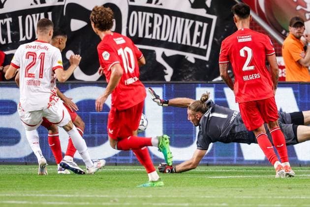 2024-08-13 FC Twente v Red Bull Salzburg - UEFA Champions League Third Qualifying Round 2st Leg ENSCHEDE, NETHERLANDS - AUGUST 13: goalkeeper Lars Unnerstall of FC Twente deflecting a ball during the UEFA Champions League Third Qualifying Round 2st Leg match between FC Twente and Red Bull Salzburg at De Grolsch Veste on August 13, 2024 in Enschede, Netherlands. (Photo by Broer van den Boom BSR Agency) Enschede Netherlands Content not available for redistribution in The Netherlands directly or indirectly through any third parties. Copyright: xBSRxAgencyx