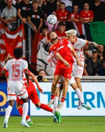2024-08-13 FC Twente v Red Bull Salzburg - UEFA Champions League Third Qualifying Round 2st Leg ENSCHEDE, NETHERLANDS - AUGUST 13: Amar DediÄ‡ of Red Bull Salzburg Ricky van Wolfswinkel of FC Twente Kamil Piatkowski of Red Bull Salzburg during the UEFA Champions League Third Qualifying Round 2st Leg match between FC Twente and Red Bull Salzburg at De Grolsch Veste on August 13, 2024 in Enschede, Netherlands. (Photo by Raymond Smit BSR Agency) Enschede Netherlands Content not available for redistribution in The Netherlands directly or indirectly through any third parties. Copyright: xBSRxAgencyx