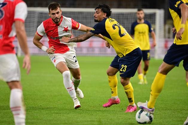 Slavia Prague s Filip Prebsl and Union s Cameron Puertas Castro fight for the ball during a soccer game between Belgian Royale Union Saint-Gilloise and Czech SK Slavia Praha, on Tuesday 13 August 2024 in Anderlecht, Brussels, the return leg of the third qualifying round for the UEFA Champions League competition. Praha won the first leg 3-1. LAURIExDIEFFEMBACQ  x98419125x