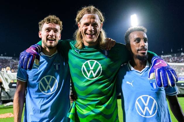 240813 Goalkeeper Johan Dahlin and Taha Ali of Malmö FF celebrate after the UEFA Champions League football match between PAOK and Malmö FF on August 13, 2024 in Thessaloniki Photo Mathilda Ahlberg BILDBYRAN kod MA MA0703 fotboll football soccer fotball champions league paok malmö ff bbeng jubel  Copyright: MATHILDAxAHLBERG BB240813MA100