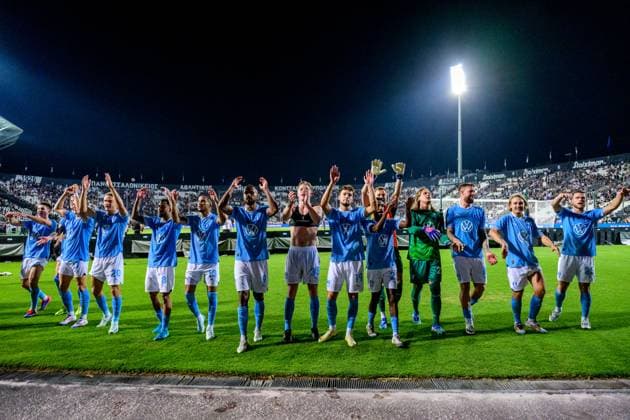 240813 Players of Malmö FF celebrate after the UEFA Champions League football match between PAOK and Malmö FF on August 13, 2024 in Thessaloniki Photo Mathilda Ahlberg BILDBYRAN kod MA MA0703 fotboll football soccer fotball champions league paok malmö ff bbeng jubel  Copyright: MATHILDAxAHLBERG BB240813MA119