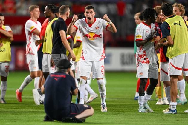 Champions League qualification Twente Enschede RB Salzburg on 13 08 2024 at De Grolsch Veste in Enschede Petar Ratkov Salzburg cheers after the match MT