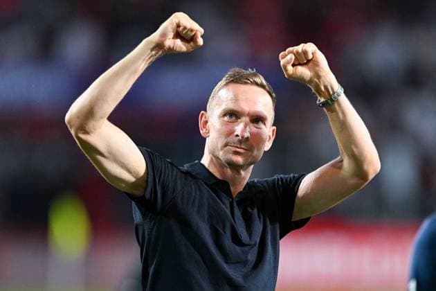 Champions League Qualifier Twente Enschede RB Salzburg on 13 08 2024 at De Grolsch Veste in Enschede Pepijn Lijnders Coach Salzburg cheers after the match MT