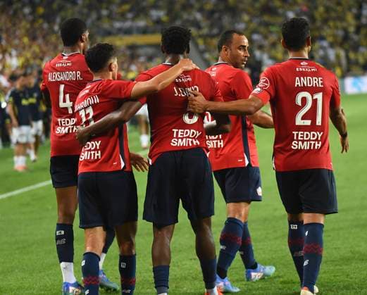 Jonathan David of Lille FC celebrates after scoring the first goal of his team with teammates during the UEFA Champions League Third Qualifying Round: Second Leg match between Fenerbahce and Lille FC at Ulker Stadium iin Istanbul , Turkey on August 13 , 2024. ( Photo by Seskimphoto ) Istanbul Turkey Istanbul Turkey Copyright: xSeskimphotox Fenerbahce-Lille-130824 (82)