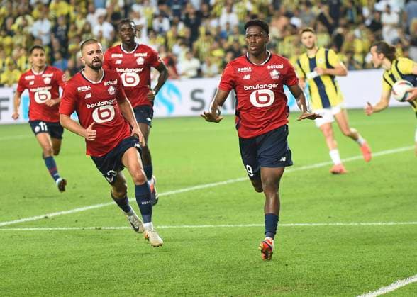 Jonathan David of Lille FC celebrates after scoring the first goal of his team with teammates during the UEFA Champions League Third Qualifying Round: Second Leg match between Fenerbahce and Lille FC at Ulker Stadium iin Istanbul , Turkey on August 13 , 2024. ( Photo by Seskimphoto ) Istanbul Turkey Istanbul Turkey Copyright: xSeskimphotox Fenerbahce-Lille-130824 (108)