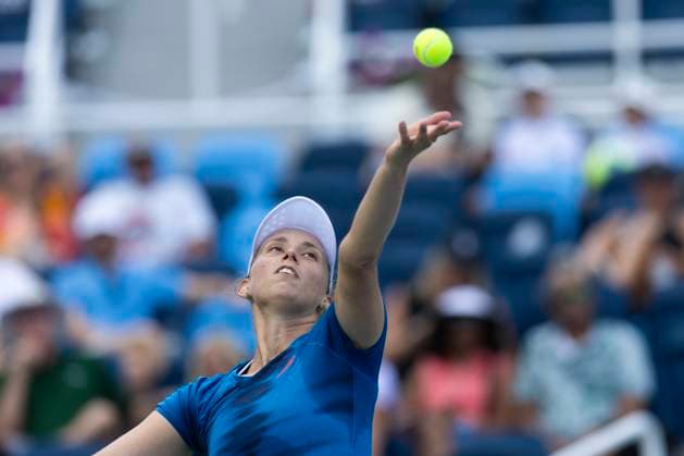 August 13, 2024, Mason, Oh, USA: 2024 Cincinnati Open Tennis, 2024 08 13 - Elise Mertens serves a ball against opponent Marta Kostyuk. ZUMAPress Mason USA - ZUMAn24_ 20240813_zaf_n24_049 Copyright: xWallyxNellx