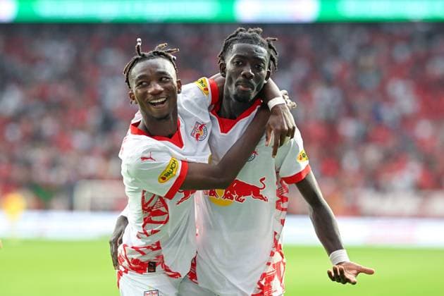 Champions League qualification Twente Enschede RB Salzburg on 13 08 2024 at De Grolsch Veste in Enschede Cheers, goal celebration, goal scorer, goal scorer Moussa Kounfolo Yeo Salzburg cheers after his goal to 1 3 with Dorgeles Nene Salzburg MT