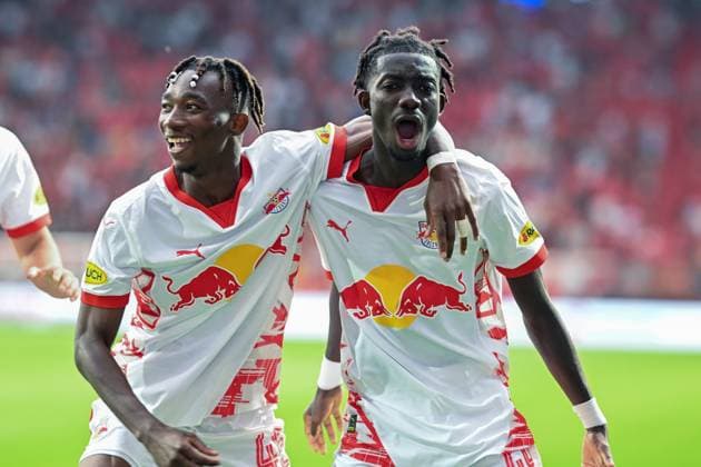 Champions League qualification Twente Enschede RB Salzburg on 13 08 2024 at De Grolsch Veste in Enschede Cheers, goal celebration, goal scorer, goal scorer Moussa Kounfolo Yeo Salzburg cheers after his goal to 1 3 with Dorgeles Nene Salzburg MT