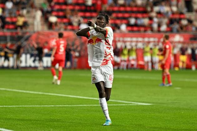 Champions League Qualification Twente Enschede RB Salzburg on 13 08 2024 at De Grolsch Veste in Enschede Cheers, goal celebration, goal scorer, goal scorer Moussa Kounfolo Yeo Salzburg cheers after his goal for 1 3 MT