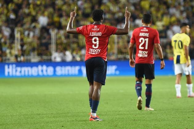 Jonathan David of Lille FC celebrates after scoring the first goal of his team with teammates during the UEFA Champions League Third Qualifying Round: Second Leg match between Fenerbahce and Lille FC at Ulker Stadium iin Istanbul , Turkey on August 13 , 2024. ( Photo by Seskimphoto ) Istanbul Turkey Istanbul Turkey Copyright: xSeskimphotox Fenerbahce-Lille-130824 (235)