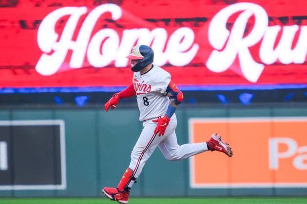 August 13, 2024, Minneapolis, Minnesota, USA: Minnesota Twins catcher CHRISTIAN VoÂZQUEZ (8) celebrates a solo home run in the fourth inning during a MLB, Baseball Herren, USA game between the Minnesota Twins and the Kansas City Royals at Target Field. The Twins won 13-3. Minneapolis USA - ZUMAg254 20240813_zsp_g254_076 Copyright: xStevenxGarciax