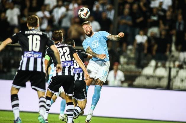 August 13, 2024, Thessaloniki, Greece: Malmo s Pontus Jansson jumps for a header during a third qualifying Champions League round match between PAOK FC and Malmo FF. The game ended 3-4 and Malmo continues to the next phase. (Credit Image: Giannis Papanikos ZUMA Press Wire) PAOK FC vs Malmo FF PAPANIKOS_PAOK_MALMO_4120.JPG
