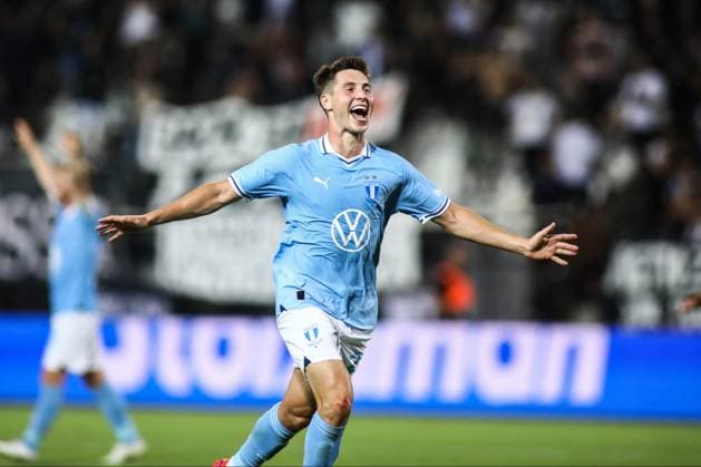 August 13, 2024, Thessaloniki, Greece: Malmo s Lasse Berg Johnsen celebrates after a qualifying Champions League round match between PAOK FC and Malmo FF. The game ended 3-4 and Malmo continues to the next phase. (Credit Image: Giannis Papanikos ZUMA Press Wire) PAOK FC vs Malmo FF PAPANIKOS_PAOK_MALMO_4125.JPG