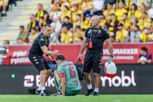 2024.08.13 Bodo Pilka nozna Eliminacje Ligi Mistrzow UEFA Liga Mistrzow 2024 2025 FK Bodo Glimt - Jagiellonia Bialystok N z Taras Romanczuk kontuzja uraz Foto Ivar Olsen PressFocus 2024.08.13 Bodo Football UEFA Champions League 2024 2025 FK Bodo Glimt - Jagiellonia Bialystok Taras Romanczuk kontuzja uraz Credit: Ivar Olsen PressFocus NEWSPIX.PL --- Newspix.pl  20240813_pf_0161