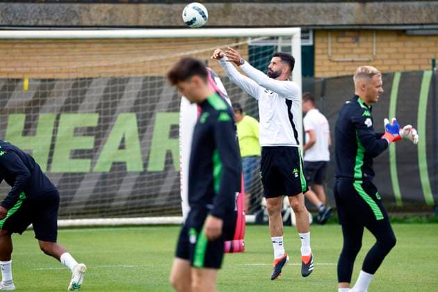 Cercle Brugge v Molde - UEFA Europa League - media activities BRUGGE, BELGIUM - AUGUST 14 : Muslic Miron head coach of Cercle Brugge playing basket pictured during a training session prior the UEFA Europa League third qualifying round 2nd leg match between Cercle Brugge and Molde on August 14, 2024 in Brugge, Belgium, 14 08 2024 Brugge Belgium  Copyright: xJanxDexMeuleneirx