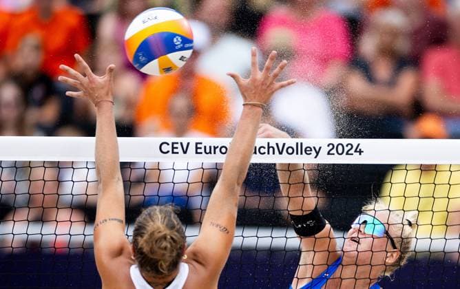 APELDOORN - RaÃ¯sa Schoon during the group stage of the 2024 European Beach volleyball, Beachvolleyball Championship. The European title will be contested in three Dutch cities. ANP IRIS VAN DEN BROEK xVIxANPxSportx xxANPxIVx 505973724 originalFilename: 505973724.jpg