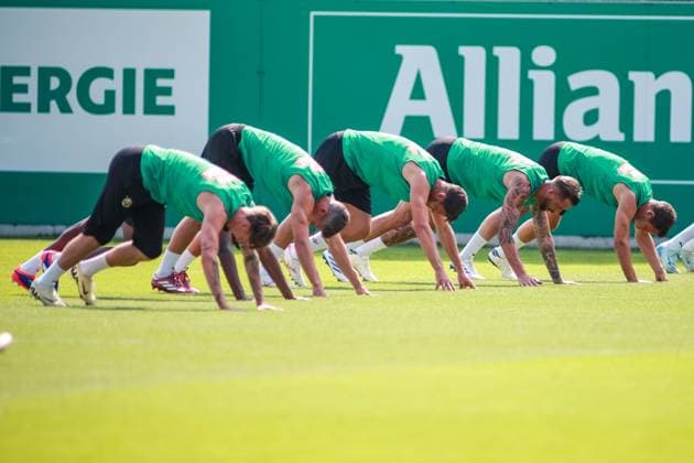 SOCCER - UEFA EL, Rapid vs Trabzonspor VIENNA,AUSTRIA,14.AUG.24 - SOCCER - UEFA Europa League, qualification, SK Rapid Wien vs Trabzonspor Kuluebue, preview, training Rapid. Image shows the team of Rapid during the warm up.  GEPAxpictures xManuelxBinder