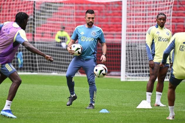 AMSTERDAM Ajax coach Francesco Farioli during a training in the Johan Cruijff ArenA in the run-up to the third qualifying round for the Europa League against Panathinaikos. ANP OLAF KRAAK xVIxANPxSportx xxANPxIVx 505984635 originalFilename: 505984635.jpg