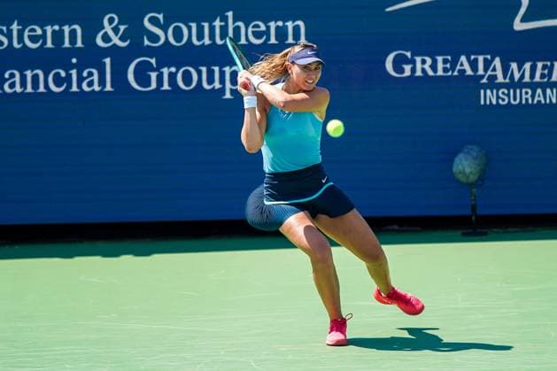 August 14, 2024, Mason, Ohio, USA: Paula Badosa (ESP) returns a shot from Peyton Stearns (USA) (not pictured) during the womens singles first round of the 2024 Cincinnati Open at Lindner Family Tennis Center. Mason USA - ZUMAw109 20240814_fap_w109_012 Copyright: xDebbyxWongx