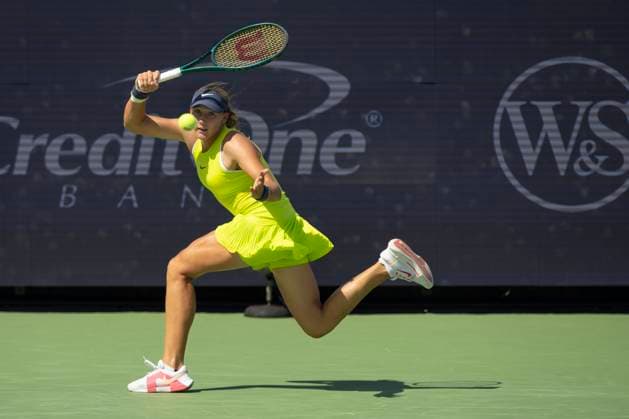 August 14, 2024, Mason, Oh, USA: 2024 Cincinnati Open Tennis, 2024 08 14 - Mirra Andreeva hits a ball against opponent Emma Navarro. ZUMAPress Mason USA - ZUMAn24_ 20240814_zaf_n24_007 Copyright: xWallyxNellx