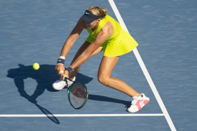 August 14, 2024, Mason, Oh, USA: 2024 Cincinnati Open Tennis, 2024 08 14 - Mirra Andreeva hits a ball against opponent Emma Navarro. ZUMAPress Mason USA - ZUMAn24_ 20240814_zaf_n24_058 Copyright: xWallyxNellx