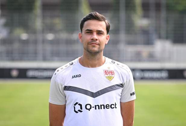 FOOTBALL 1 BUNDESLIGA 13 08 2024 Portraettermin 2024 2025 at VfB Stuttgart on the training ground Physiotherapist Gregor Ludwig VfB Stuttgart