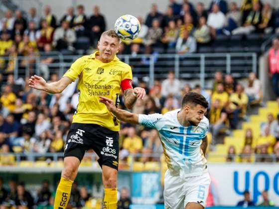 BORAS, SWEDEN 20240815 Elfsborgs Sebastian HolmÃ n tv and Rijekas Niko GalesiÄ‡ during Thursdays Europa League qualifier, third round, second leg, between IF Elfsborg and HNK Rijeka Croatia at Boras arena BORAS SWEDEN x9200x  Copyright: xAdamxIhse TTx EUROPA LEAGUE KVAL ELFSBORG-RIJEKA