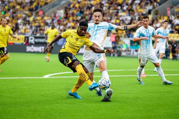 BORAS, SWEDEN 20240815 Elfsborgs Michael Baidoo L and Rijekas Stjepan RadeljiÄ‡ in action the Europa League third qualifying round, second leg soccer match between IF Elfsborg and HNK Rijeka Croatia at Boras Arena in Boras, Sweden, on Aug 15, 2024 BORAS SWEDEN x9200x  Copyright: xAdamxIhse TTx SOCCER EUROPA LEAGUE ELFSBORG VS RIJEKA