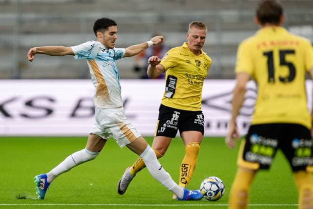 240815 Niko Jankovic of Rijeka and Per Frick of Elfsborg during the UEFA Europa League qualification match between Elfsborg and Rijeka on August 15, 2024 in Boras Photo Carl Sandin BILDBYRAN kod CS JJ0389 fotboll football soccer fotball uefa europa league elfsborg hnk rijeka bbeng  Copyright: CARLxSANDIN BB240815CS013