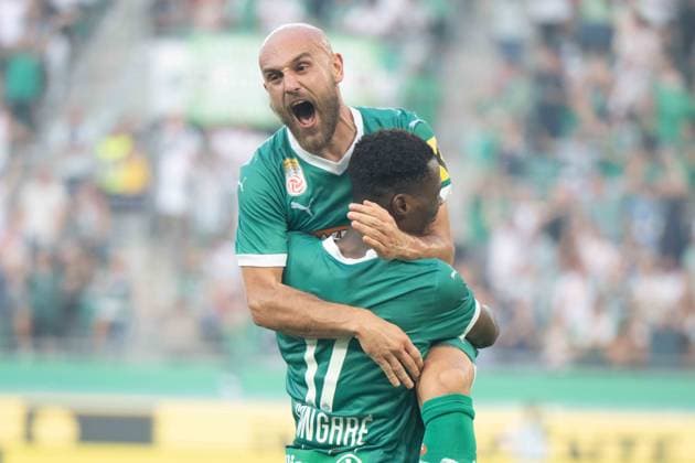 Rapid Wien players a goal celebrate during UEFA Europa league Quali match, SK Rapid Wien - Trabzonspor, 15. august 2024 Copyright: xMICHALxFAJT,ZOSPORTU.SKx FAJ_4692