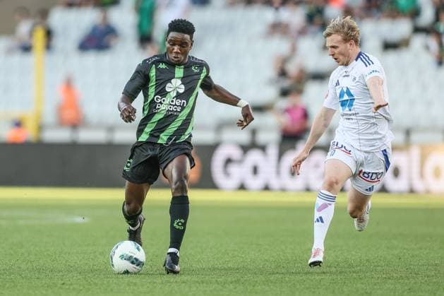 Cercle s Kader Abdoul Ouattara and Molde s Mats Moller Daehli fight for the ball during the match Belgian soccer team Cercle Brugge KSV versus Norwegian Molde FK, the return match in the third qualifying round for the UEFA Europa League competition, Thursday 15 August 2024 in Brugge. Molde won the first leg 3-0. BRUNOxFAHY  x98492214x