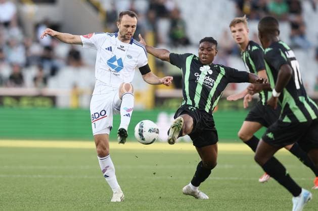 Molde s Magnus Wolff Eikrem and Cercle s Abu Francis fight for the ball during the match Belgian soccer team Cercle Brugge KSV versus Norwegian Molde FK, the return match in the third qualifying round for the UEFA Europa League competition, Thursday 15 August 2024 in Brugge. Molde won the first leg 3-0. BRUNOxFAHY  x98492216x