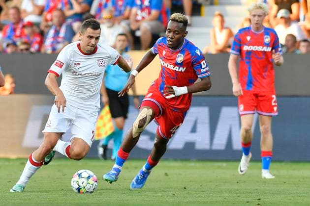 L-R Artur Mykytyshyn (Kryvyi Rih) and Sampson Dweh (Plzen) in action during the UEFA Europa League, third qualifying round, return match: FC Viktoria Plzen (Czechia) vs Kryvbas Kryvyi Rih (Ukraine), in Pilsen, Czech Republic, on August 15, 2024. (CTKxPhoto MiroslavxChaloupka) CTKPhotoP2024081506344  CTKPhotoP2024081506344