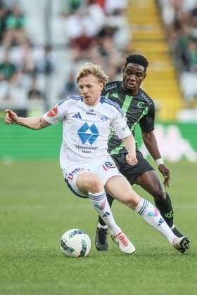 Molde s Mats Moller Daehli and Cercle s Kader Abdoul Ouattara fight for the ball during the match Belgian soccer team Cercle Brugge KSV versus Norwegian Molde FK, the return match in the third qualifying round for the UEFA Europa League competition, Thursday 15 August 2024 in Brugge. Molde won the first leg 3-0. BRUNOxFAHY  x98492312x