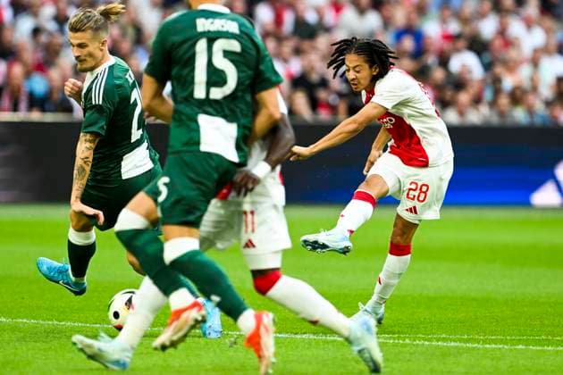 AMSTERDAM - Tin Jedvaj of Panathinaikos, Kian Fitz-Jim of Ajax (l-r) during the 3rd qualifying round UEFA Europa League match between Ajax and Panathinaikos at the Johan Cruijff ArenA on August 15, 2024 in Amsterdam. ANP OLAF KRAAK Ajax Amsterdam v Panathinaikos 2024 35 xVIxANPxSportx xxANPxIVx 506070114 originalFilename: 506070114.jpg
