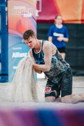 Beach volleyball men Allianz German Beach Tour 2024 Tourstop Kühlungsborn 2 15 08 2024 Leo Hauschild gets annoyed Kühlungsborn Beach at the pier Mecklenburg Western Pomerania Germany