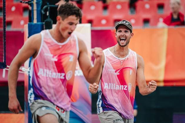 Beach volleyball men Allianz German Beach Tour 2024 Tour stop Kühlungsborn 2 15 08 2024 Niklas Held cheers and clenches his fist Kühlungsborn beach at the pier Mecklenburg Western Pomerania Germany