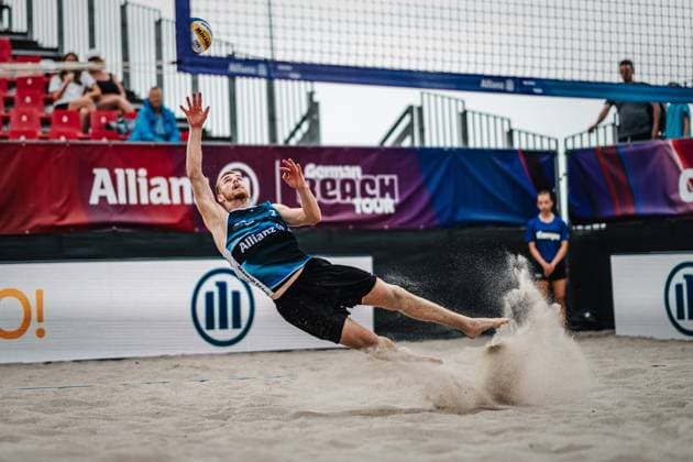 Beach volleyball men Allianz German Beach Tour 2024 Tourstop Kühlungsborn 2 15 08 2024 Luis Henrichs saves the ball Kühlungsborn Beach at the pier Mecklenburg Western Pomerania Germany