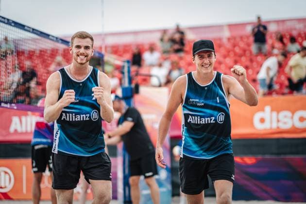 Beach volleyball men Allianz German Beach Tour 2024 Tourstop Kühlungsborn 2 15 08 2024 v l Luis Henrichs and Yannik Ahr cheer Kühlungsborn beach at the pier Mecklenburg Western Pomerania Germany